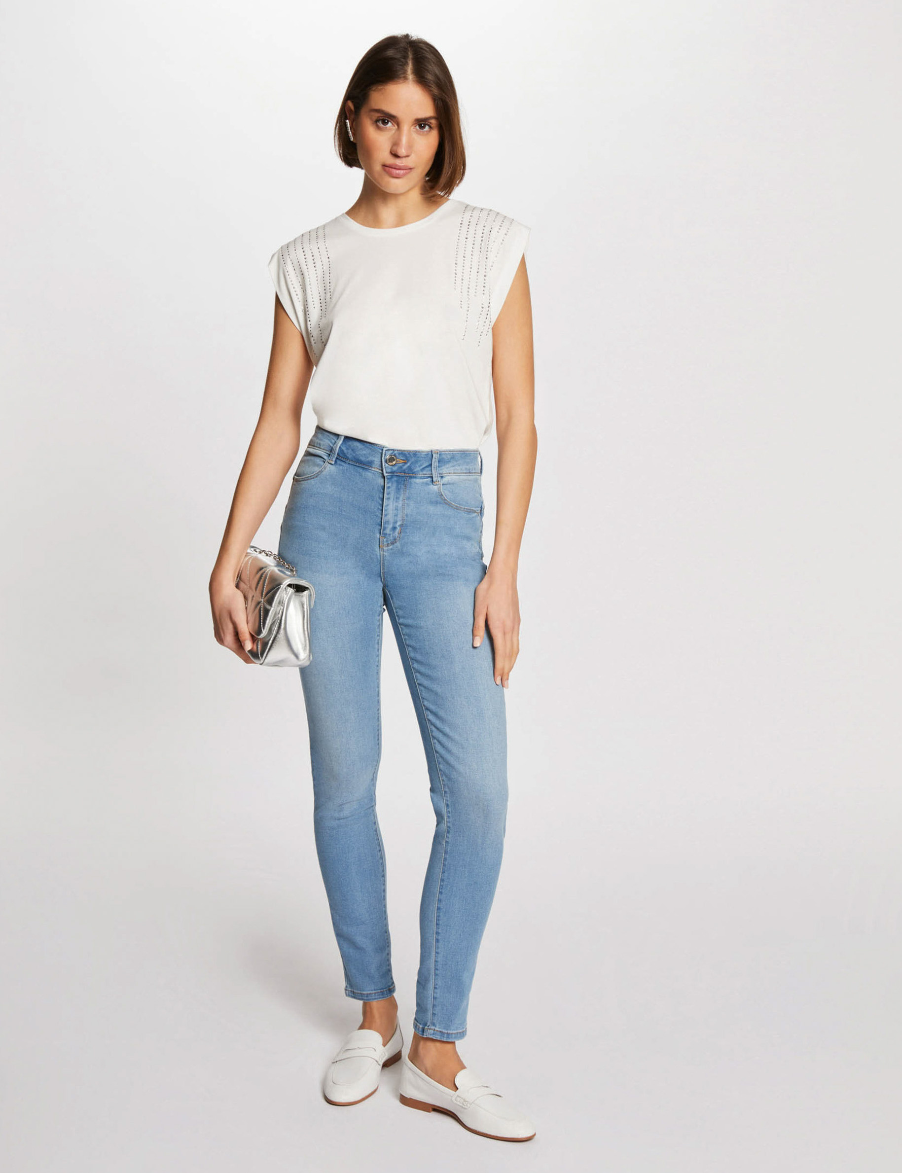 Standard waisted slim jeans bleach denim women