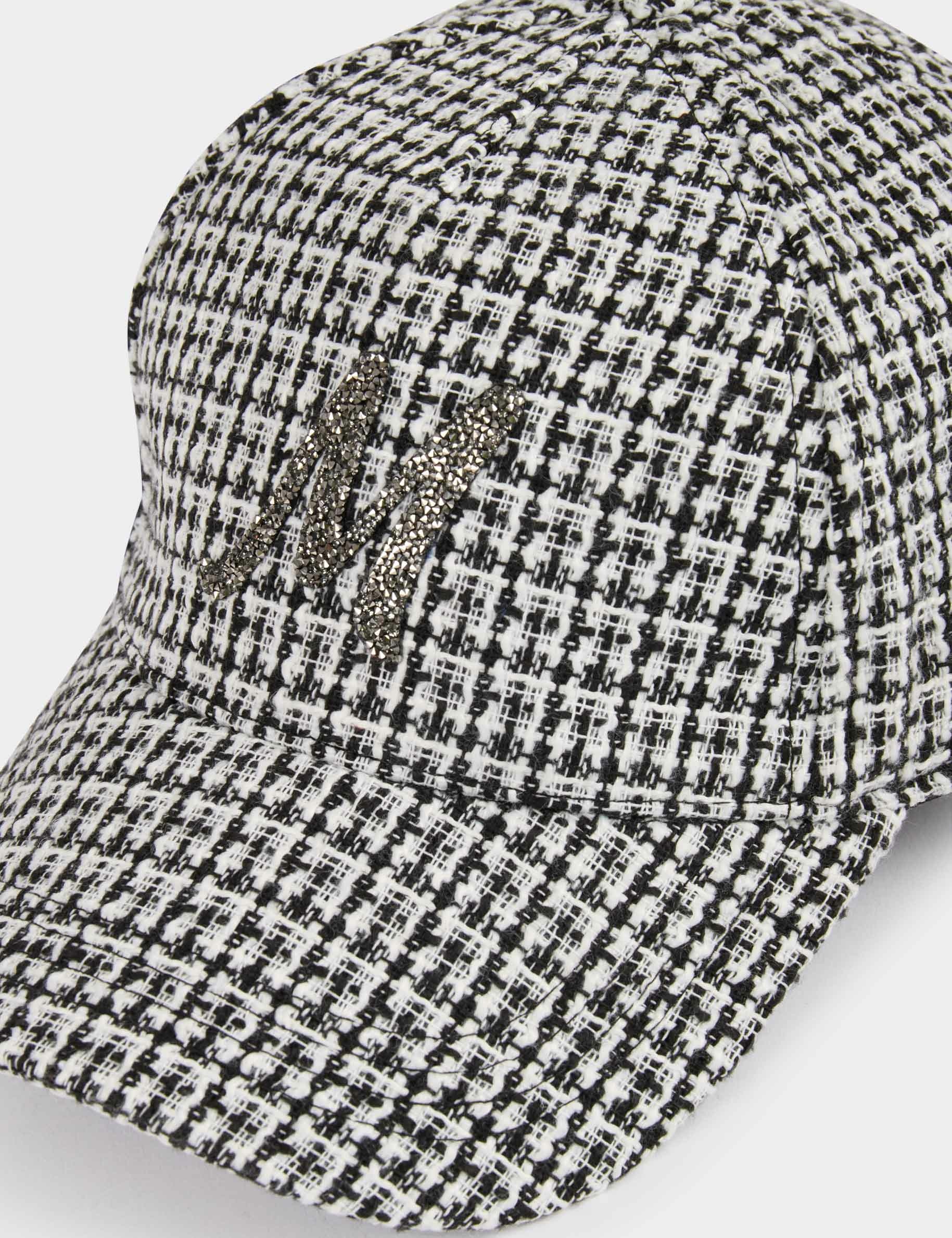 M tweed cap rhinestones white women