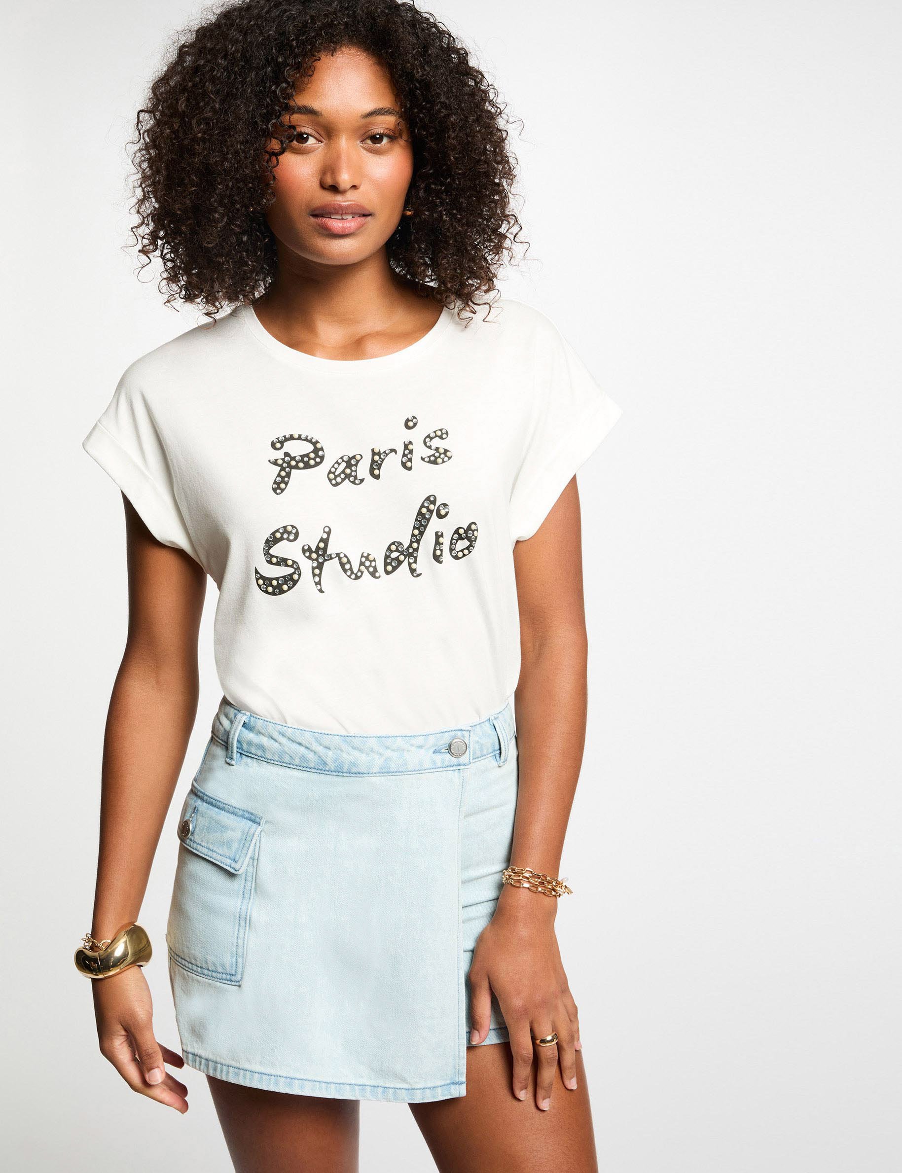 T-shirt with message white women