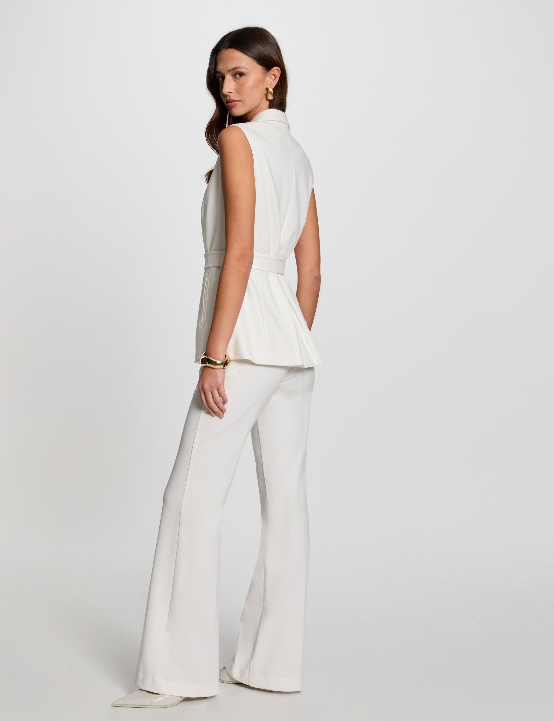 Sleeveless straight jacket with belt white women