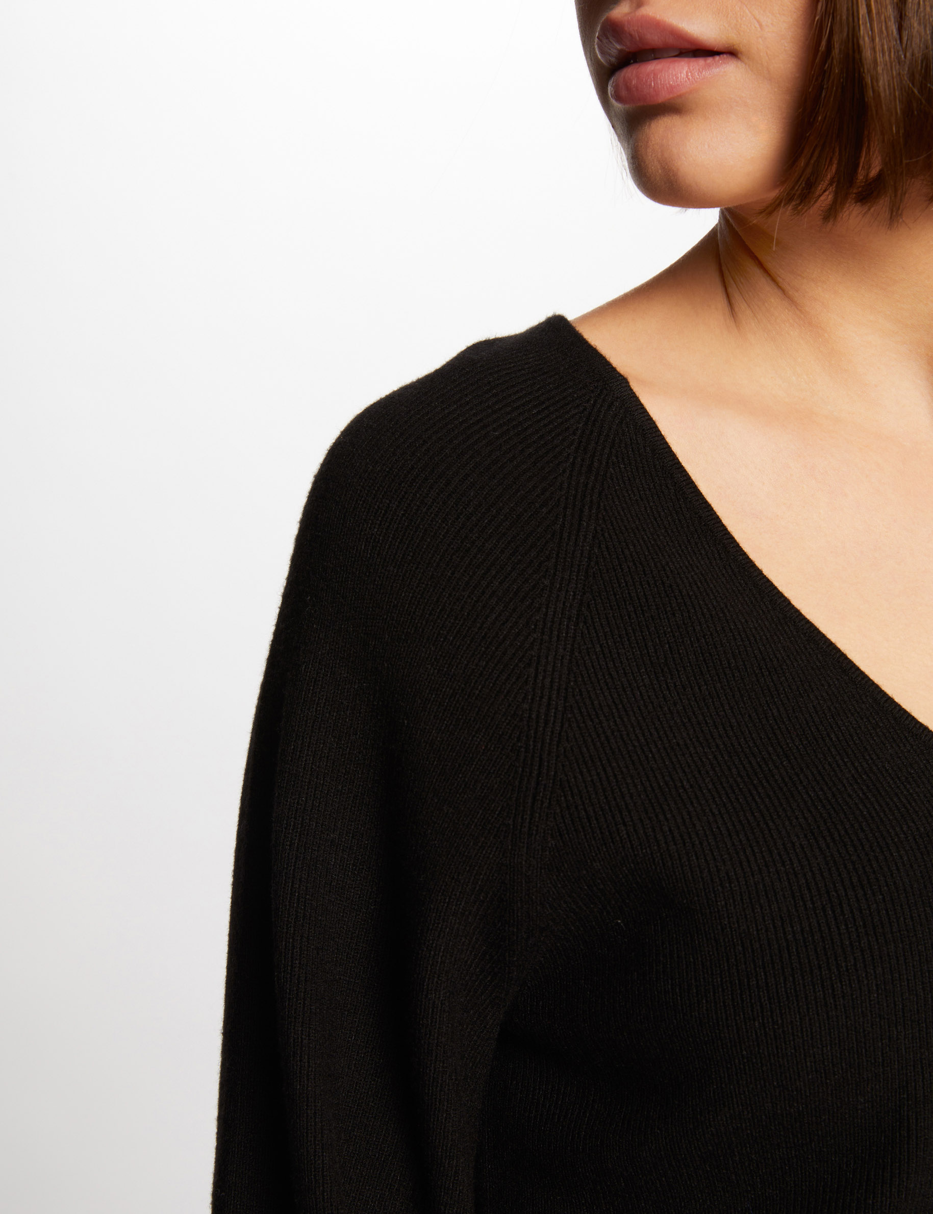 Pull manches longues col en V noir femme