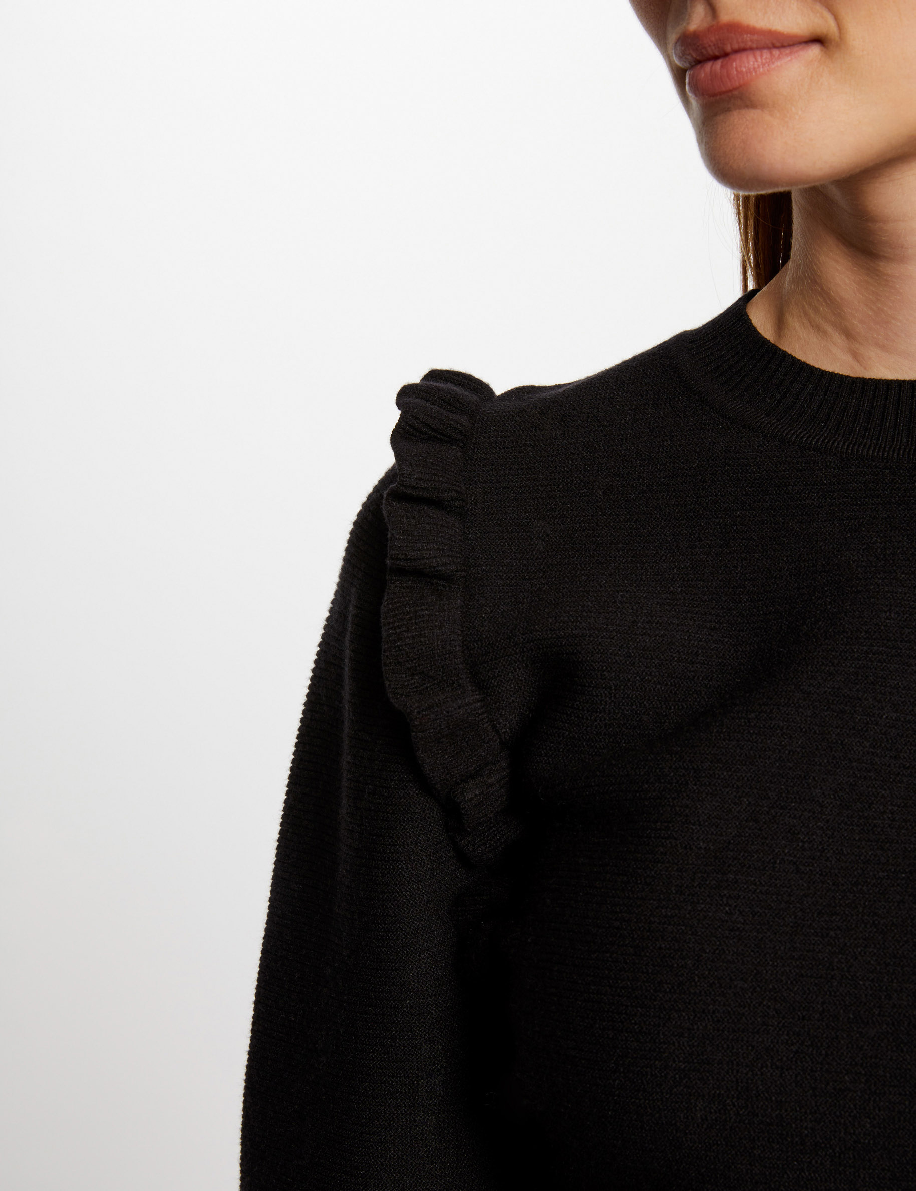 Long-sleeved jumper ruffles black women