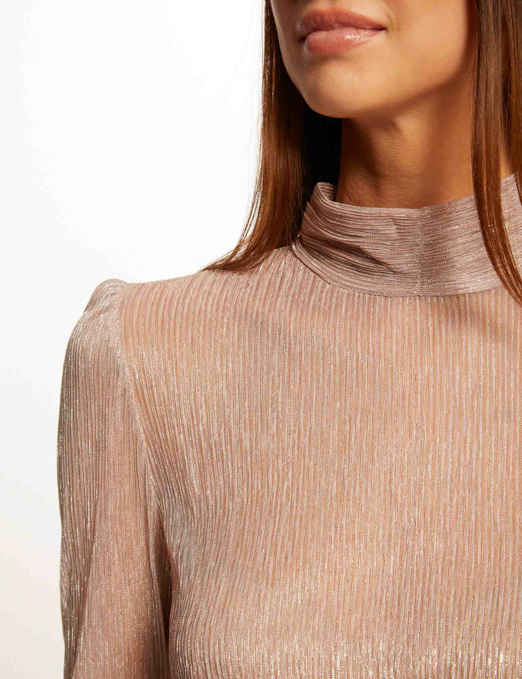 Rose 2024 gold turtleneck