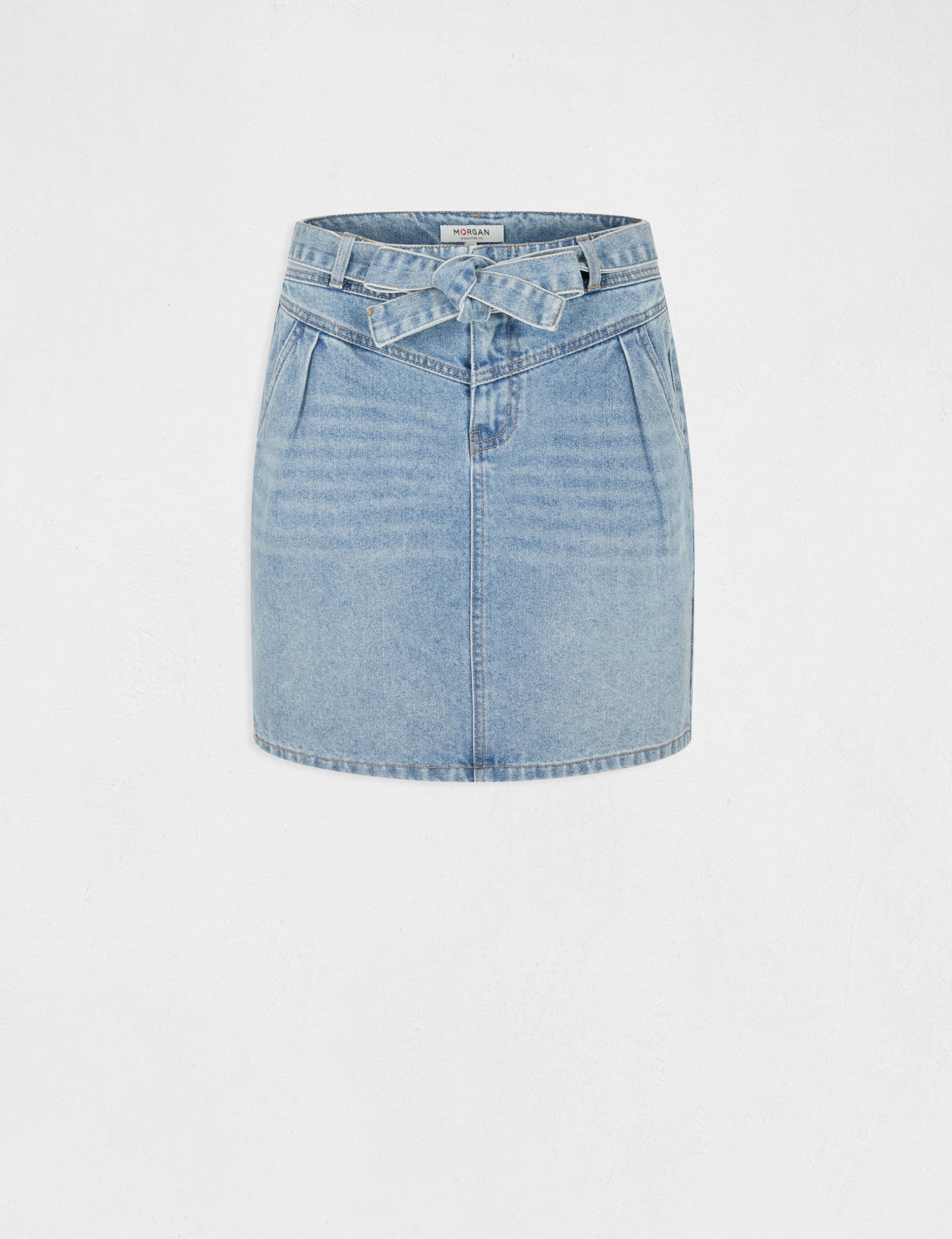 Light wash outlet belted denim skirt