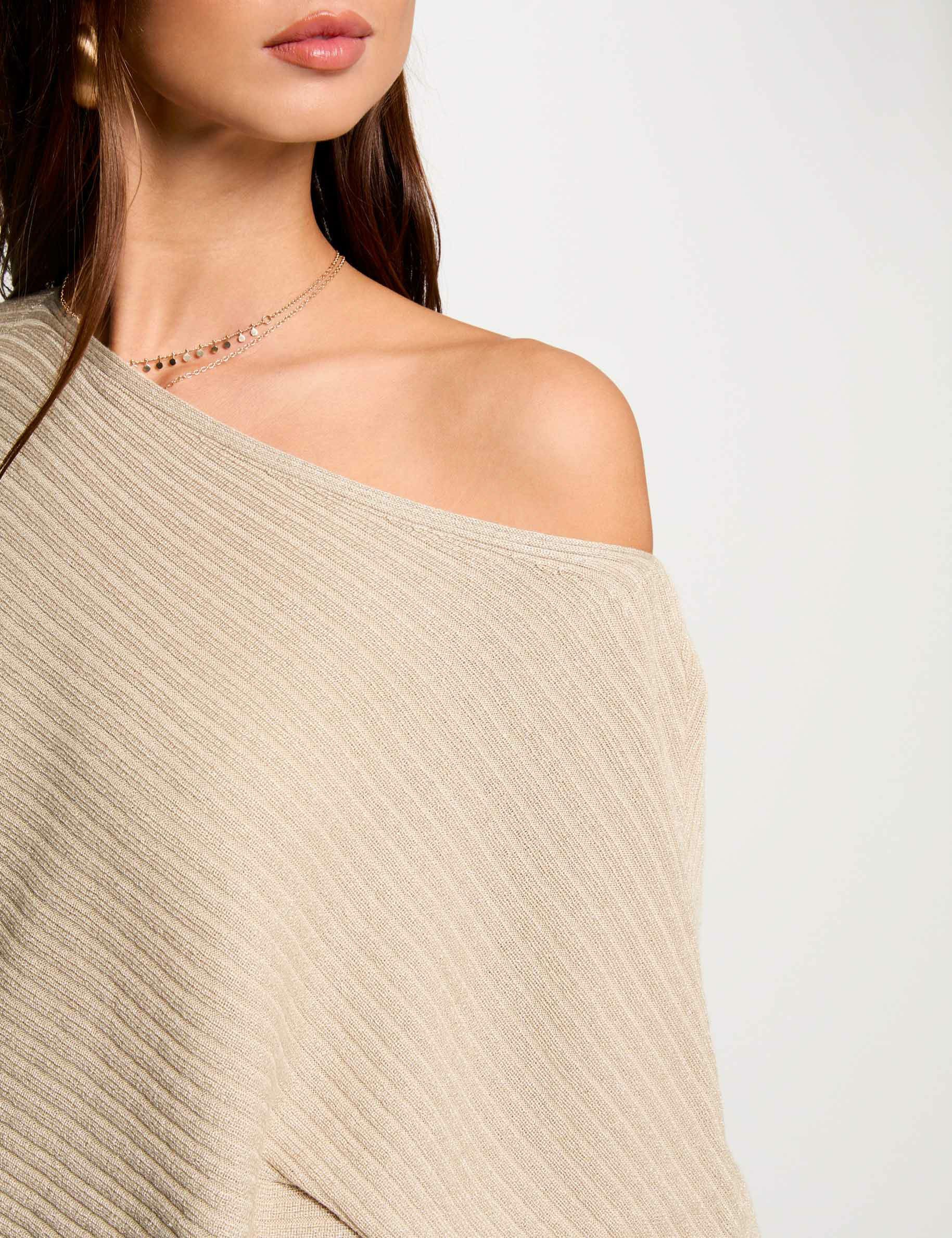 Off-the-shoulder jumper sand women