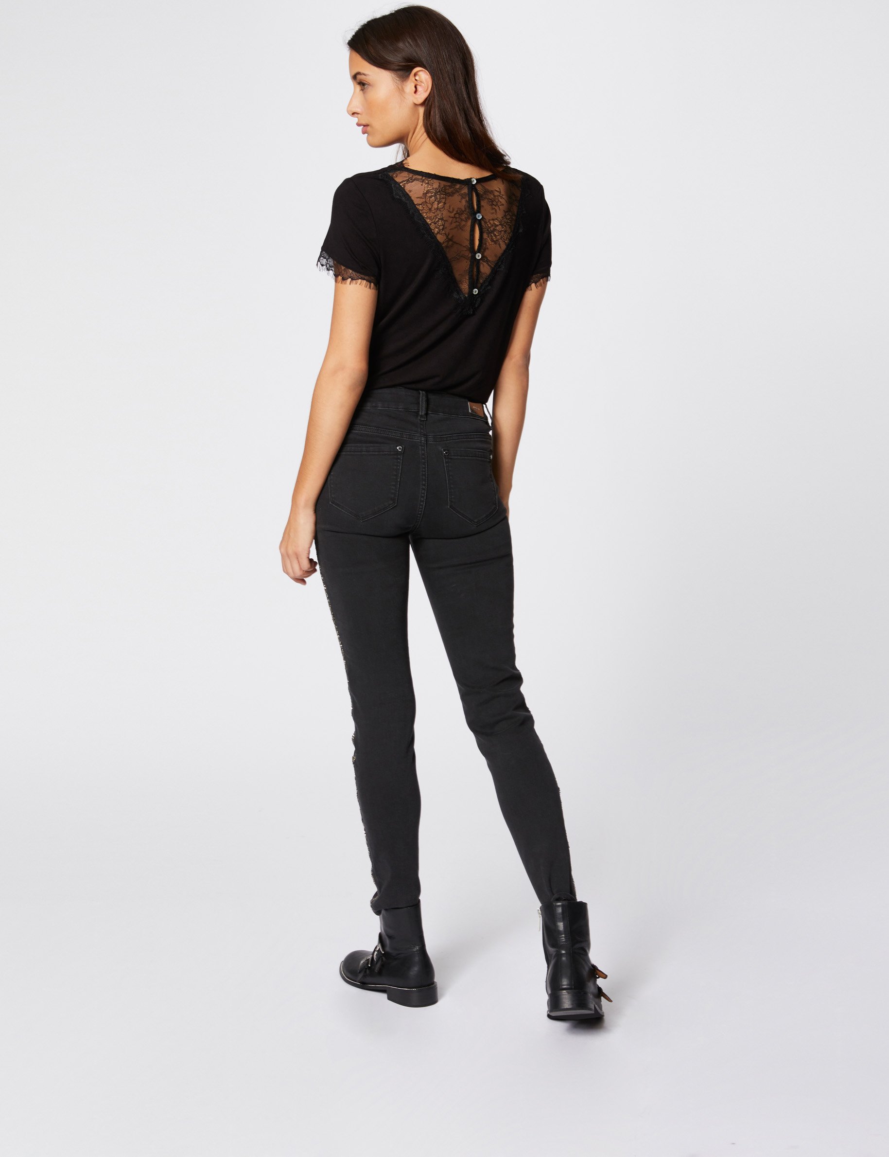 V-neck buttoned lace t-shirt black women