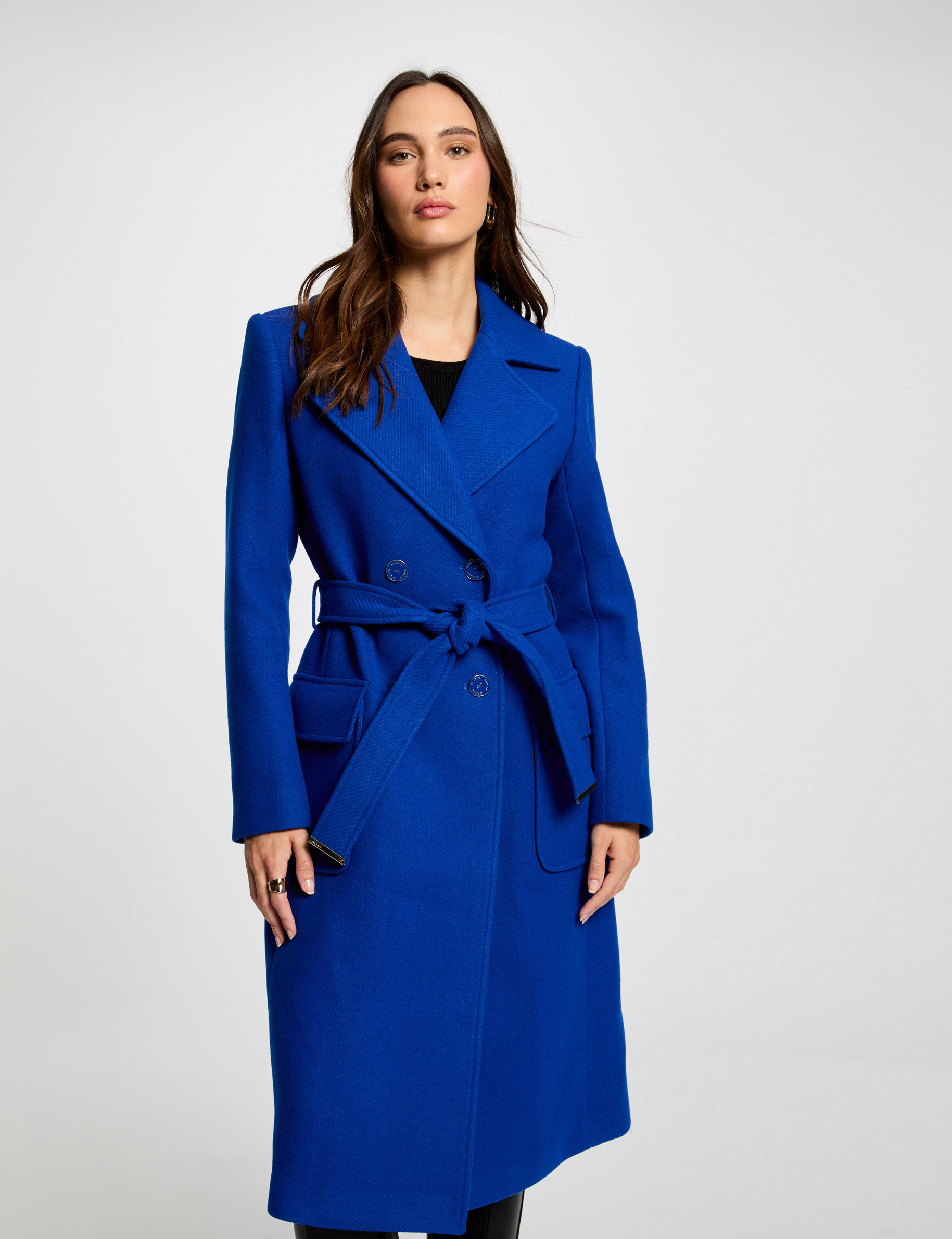 Manteau long cintré ceinturé bleu electrique femme