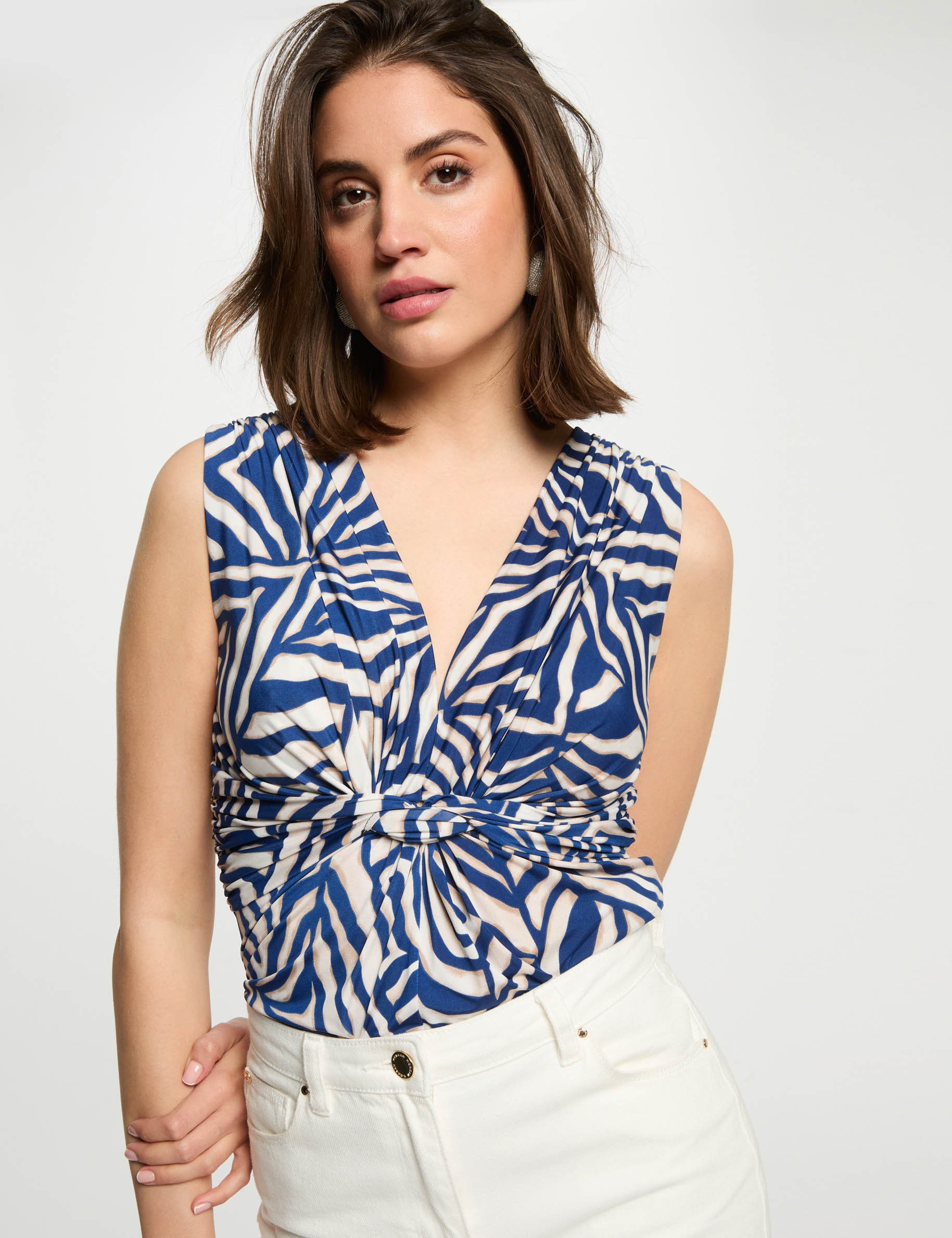 sleeveless vest top white women Sleeveless vest top white women