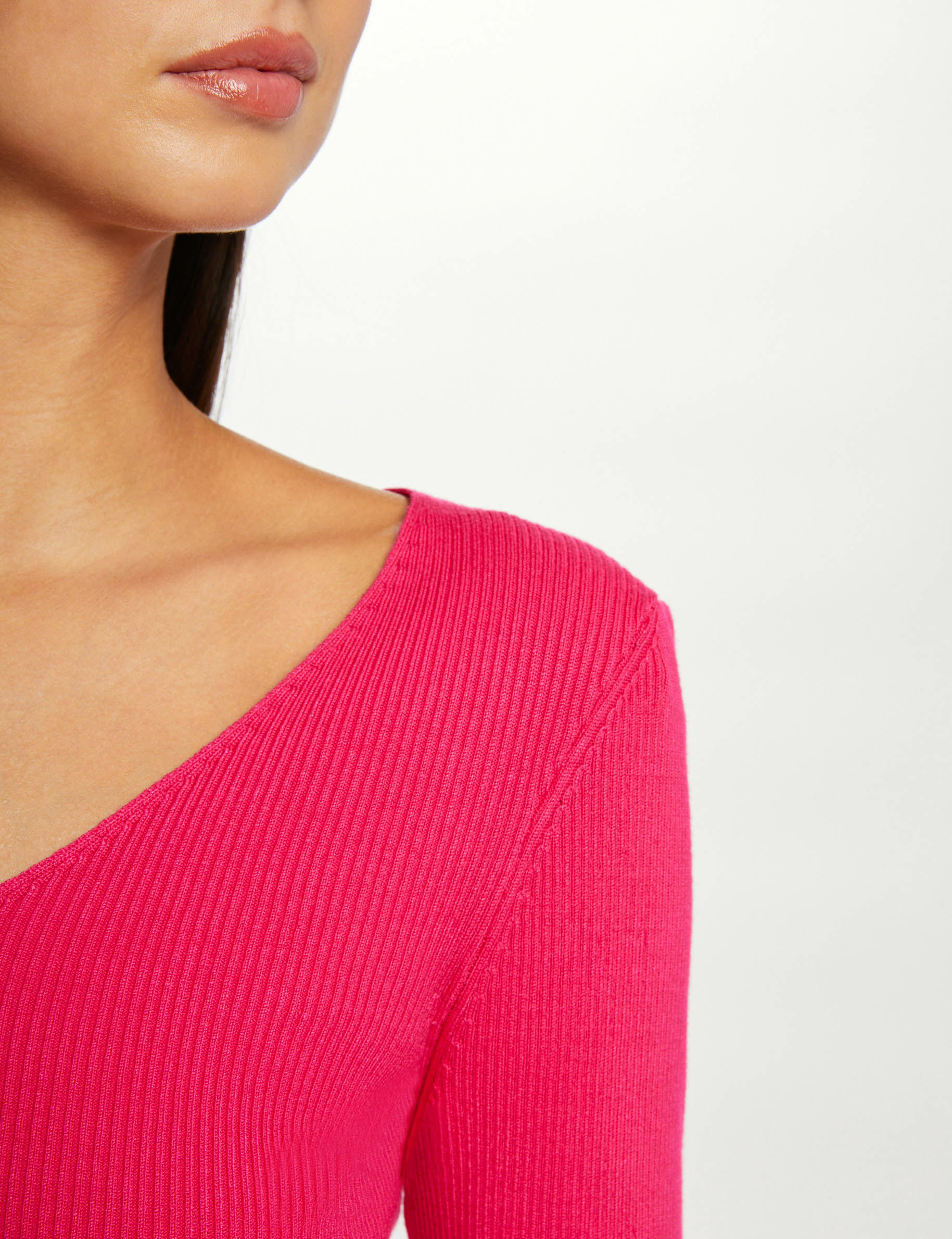 Long-sleeved jumper with V-neck medium pink women