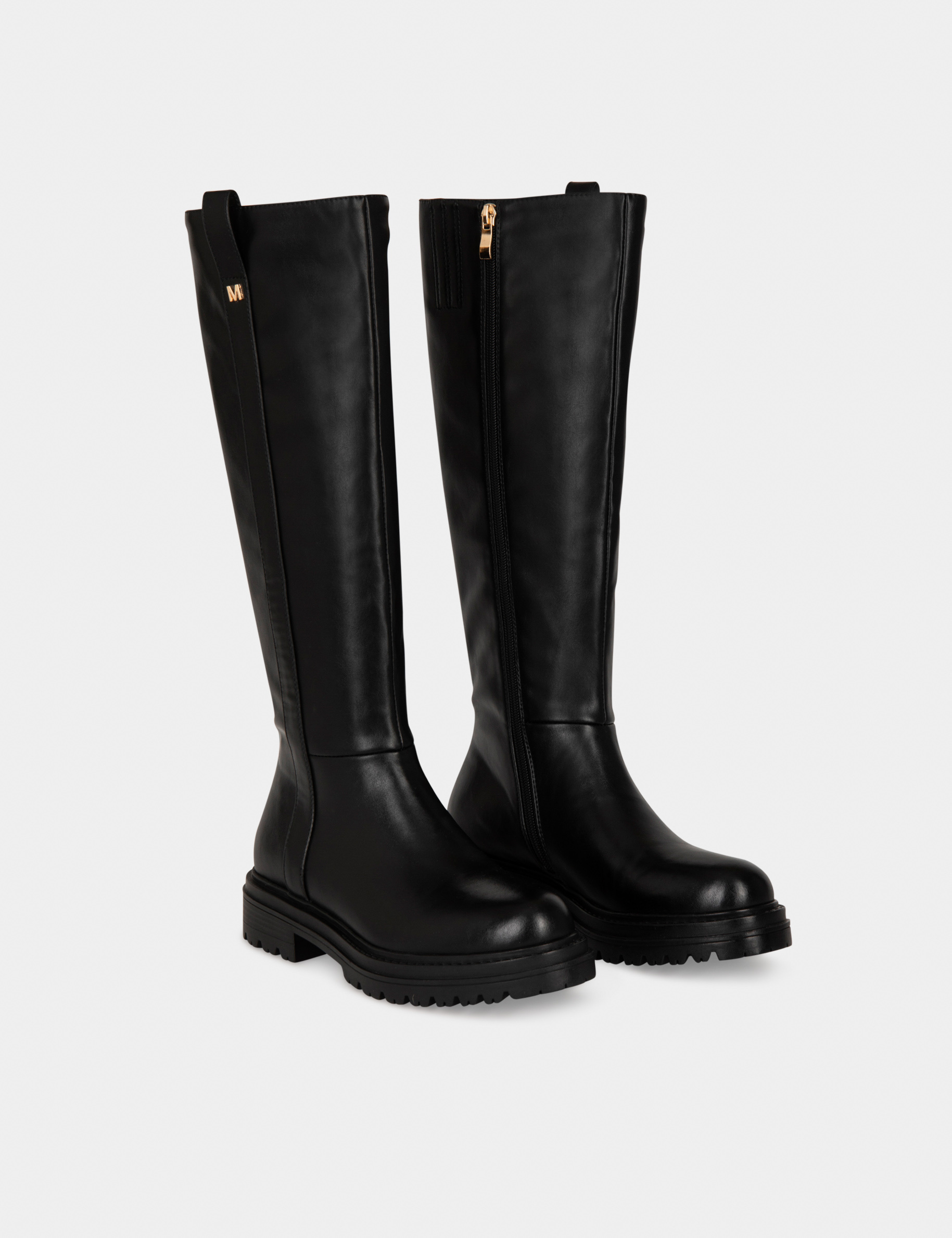 Notched flat boots black women