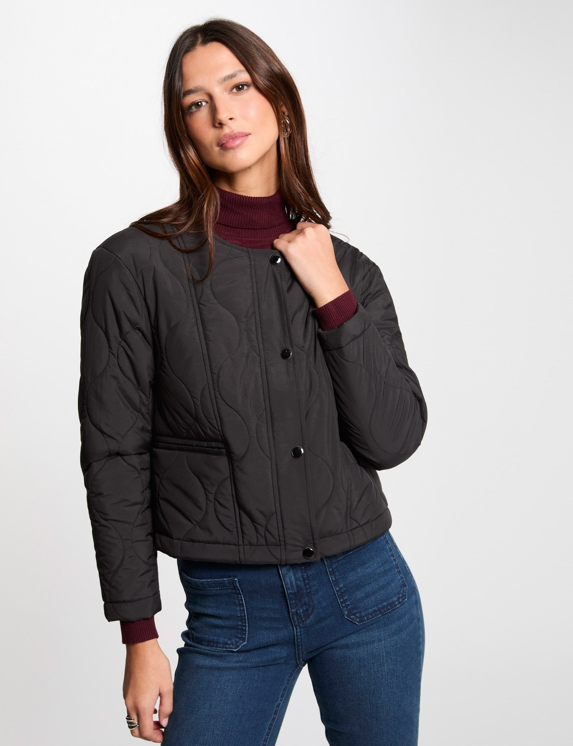 Short padded jacket black women