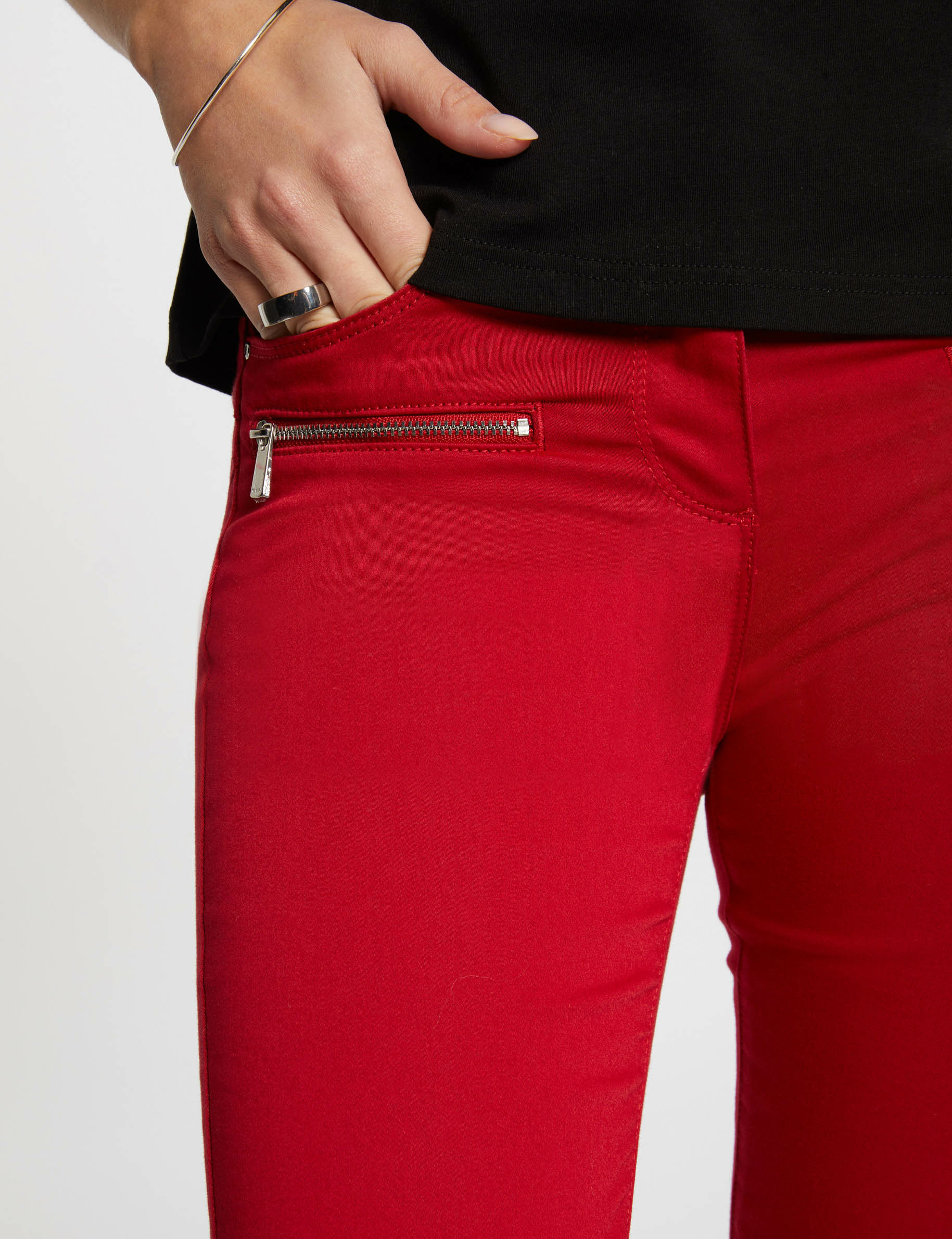 Slim jeans zipped details medium red women