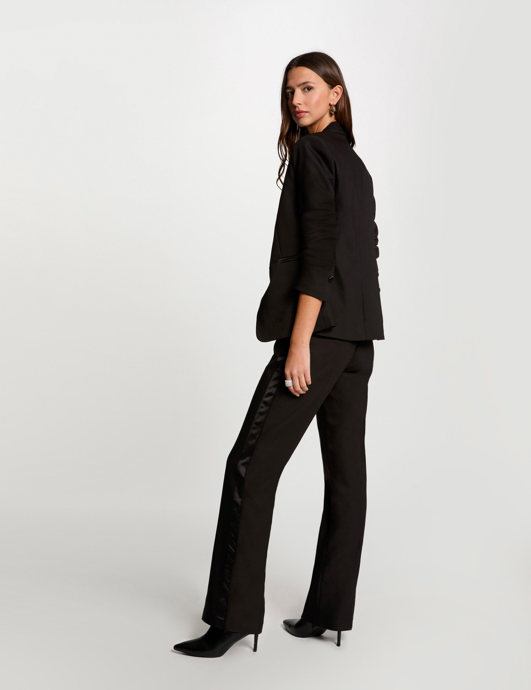 Buttoned blazer black women