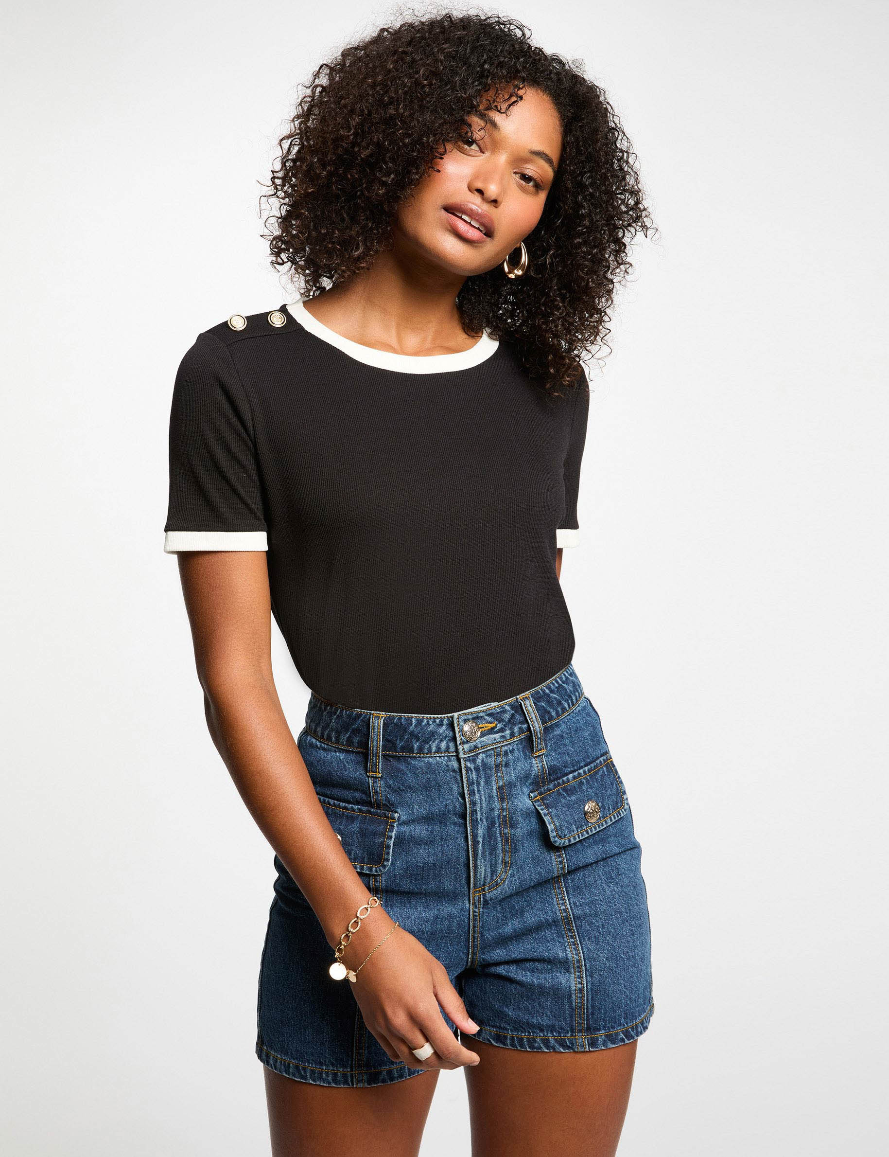 Short-sleeved t-shirt black women