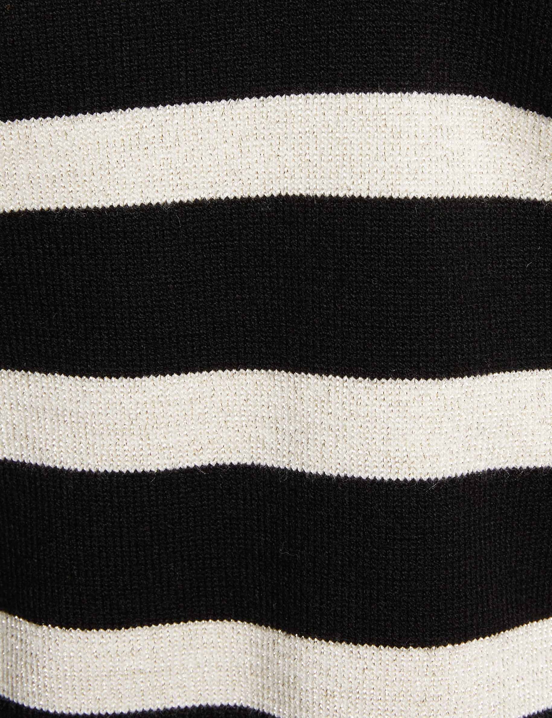 jumper v neck and hood black women null