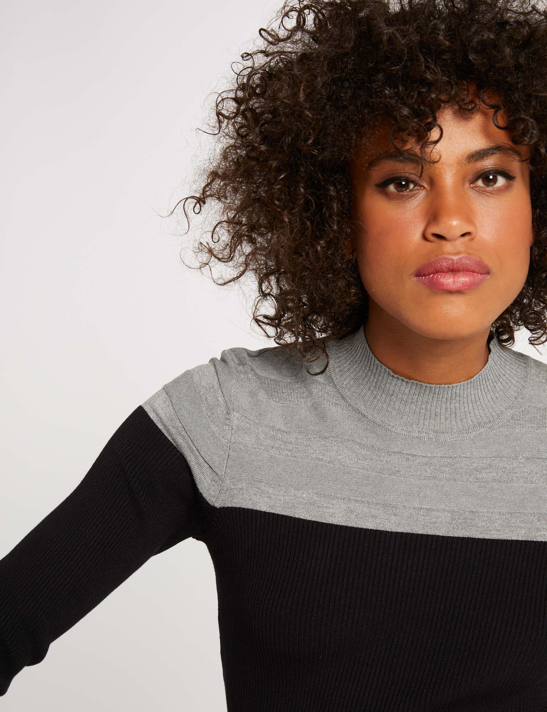 Long-sleeved jumper with high neck mid-grey women