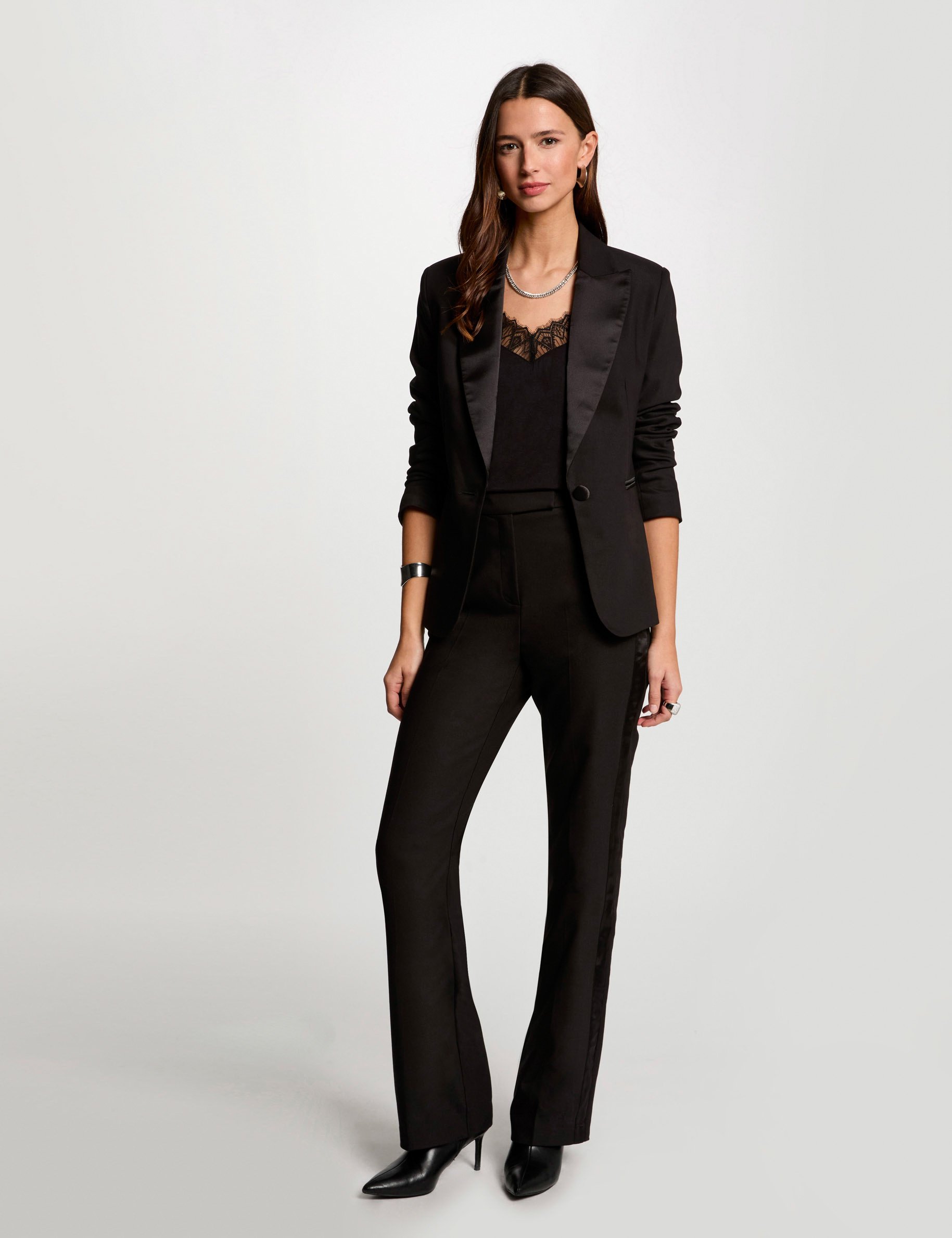 Buttoned blazer black women