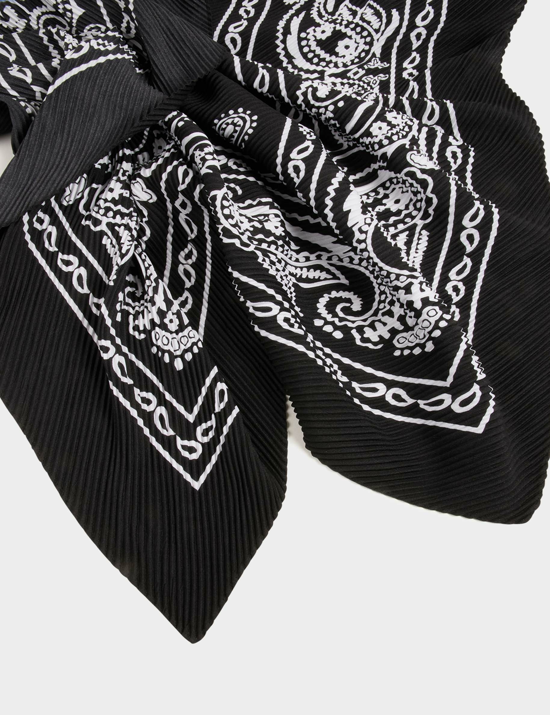 Pleated printed scarf black women