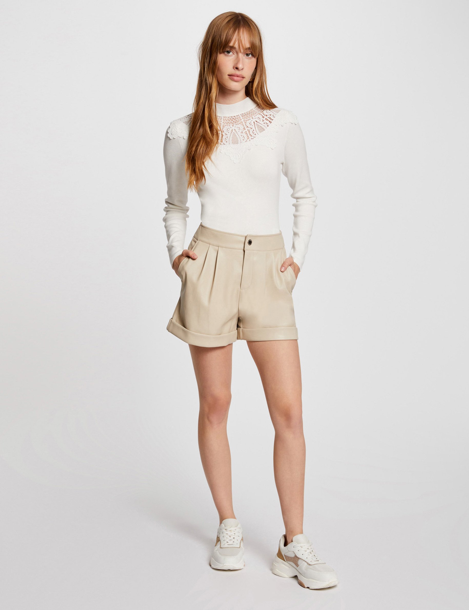 Short ajusté simili cuir beige femme