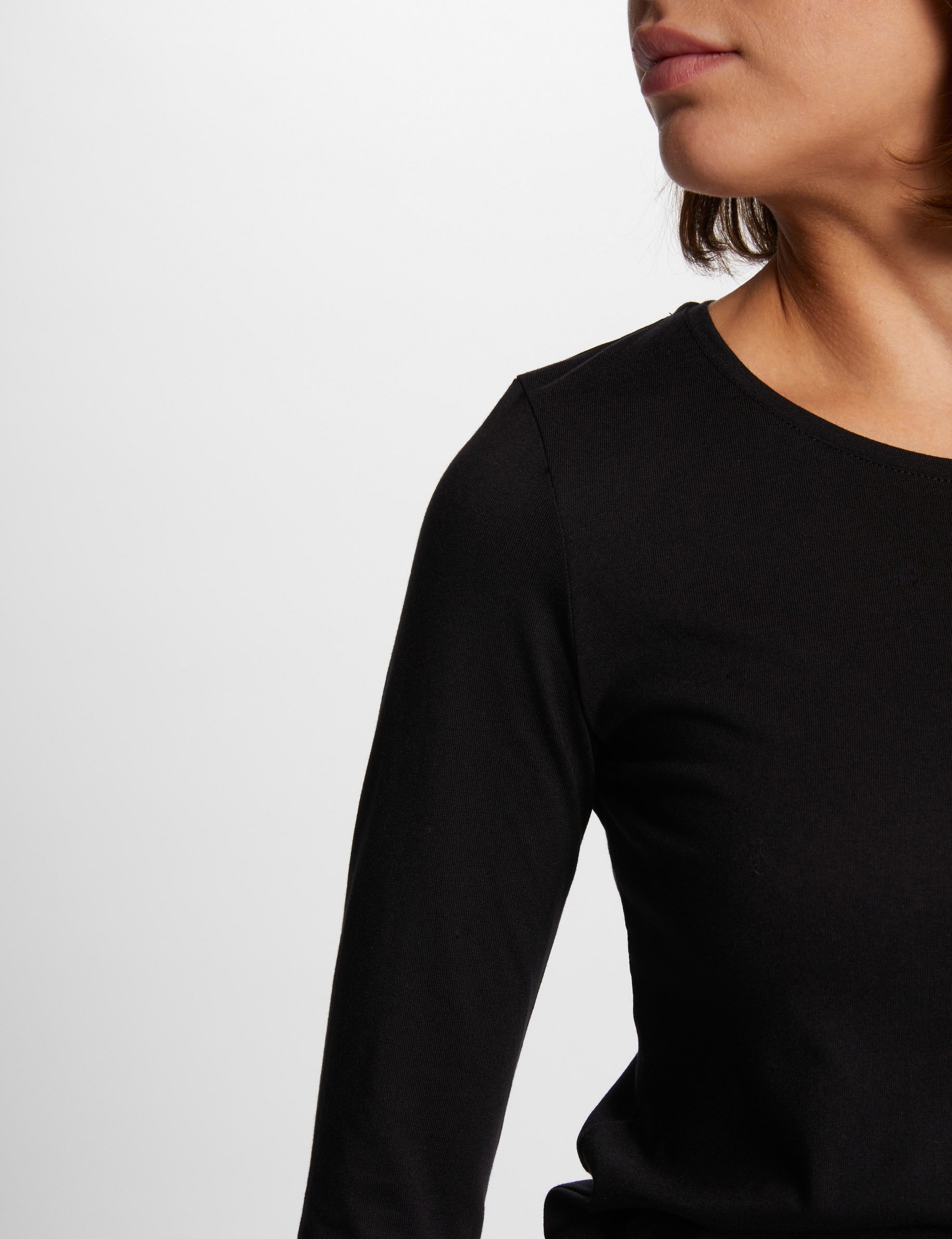 3/4-length sleeved t-shirt black women